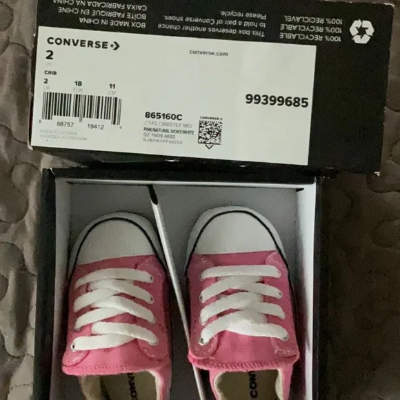 Pink Baby Shoes Converse  **New In Box - Picture 4 of 5